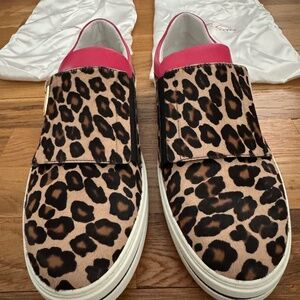 Roger Vickers Sneakers